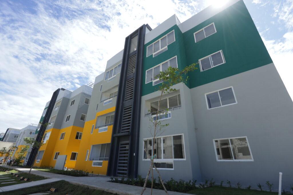 Fachada del edificio del Residencial Caroni Colinas del Río