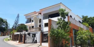 9 majestuosas casas en venta en Arroyo Hondo: la diferencia clave entre sus subsectores