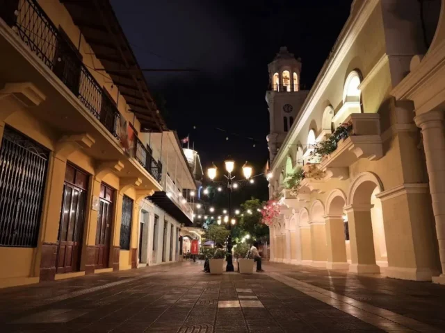 calle el conde de noche bares zona colonial