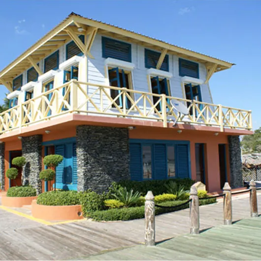 Edificio del club de la Marina Zar Par en Andrés, Boca Chica