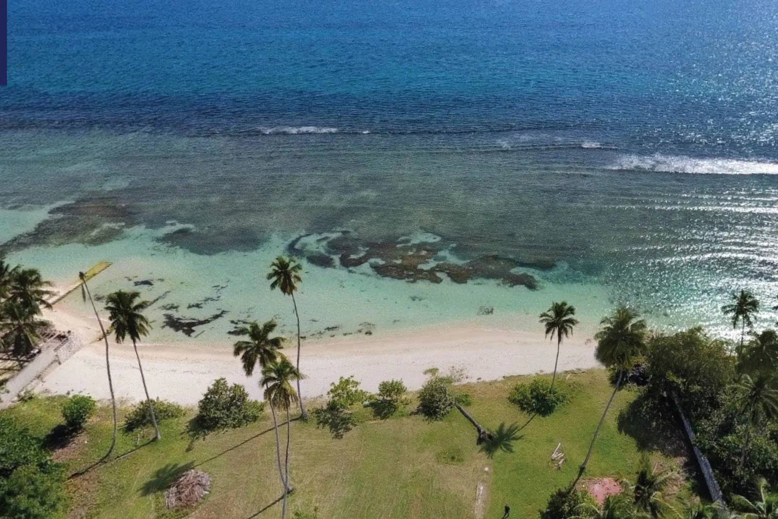 Vista sur desde Oceanic Juan Dolio hacia la playa y el arrecife